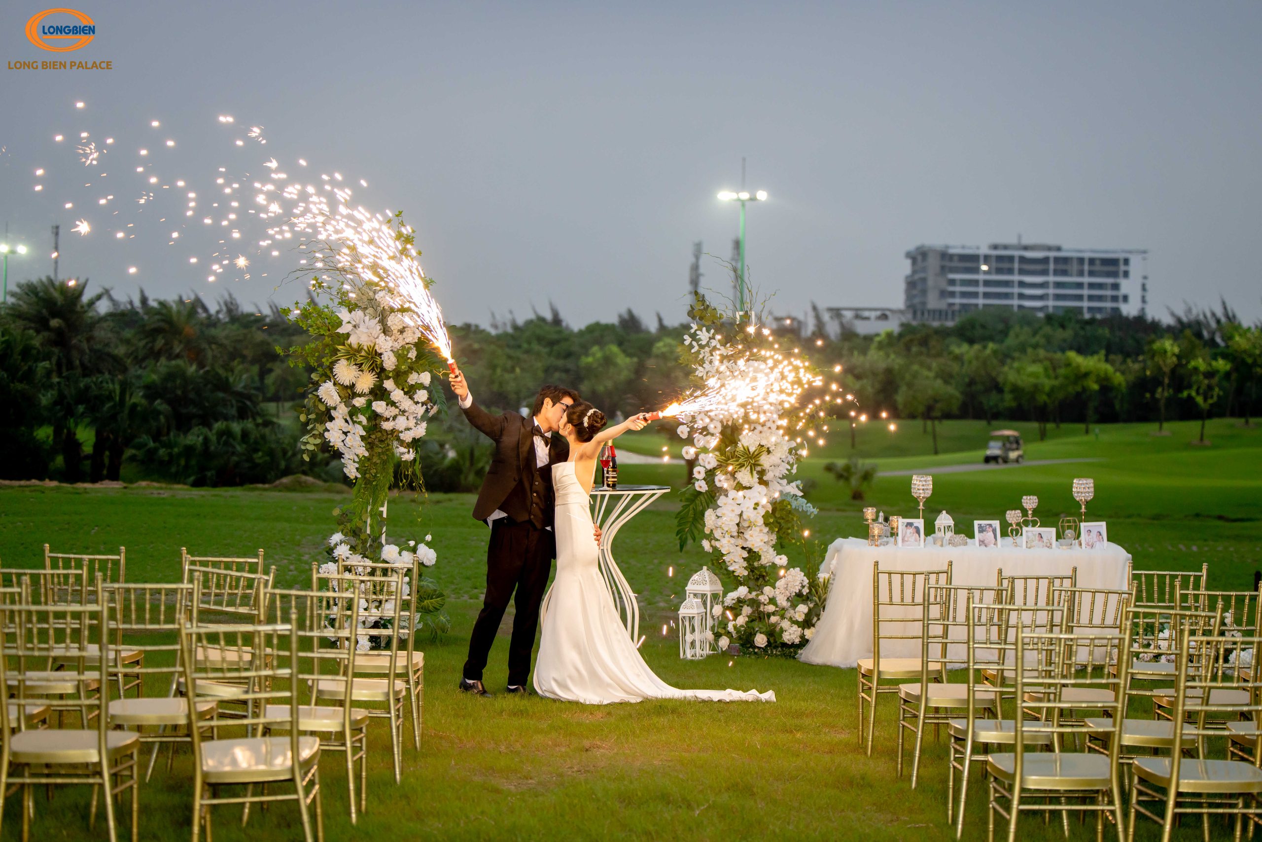 tổ chức tiệc cưới Long Bien Palace