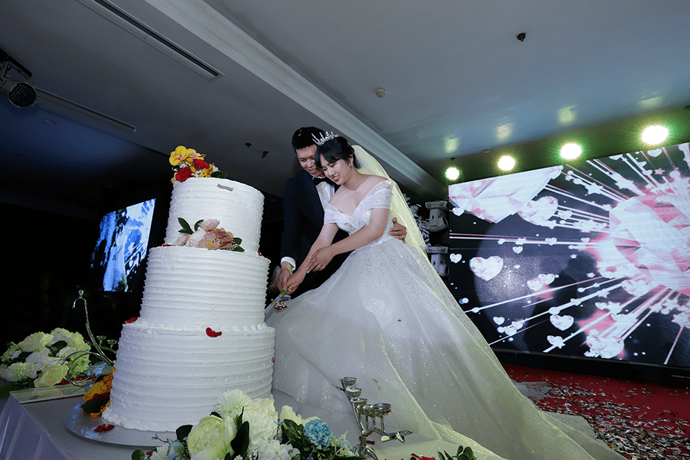 y tuong to chuc dam cuoi long bien palace