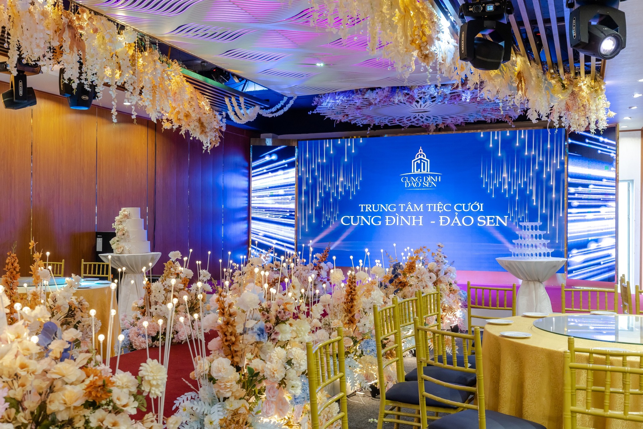 Trung Tâm Tiệc Cưới Cung Đình Đảo Sen